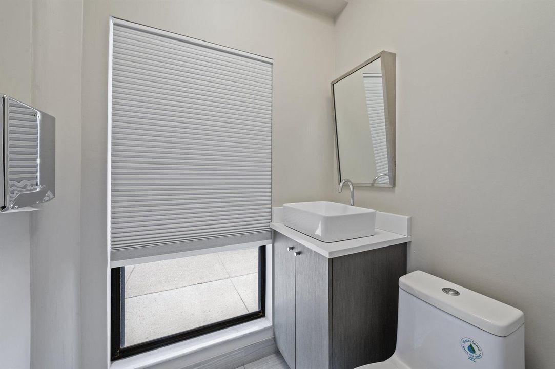 22-web-or-mls-1501-presidential-way-9-11