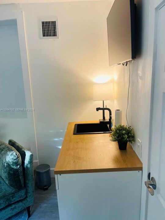 В аренду: $1,350 (1 спален, 1 ванн, 1346 Квадратных фут)