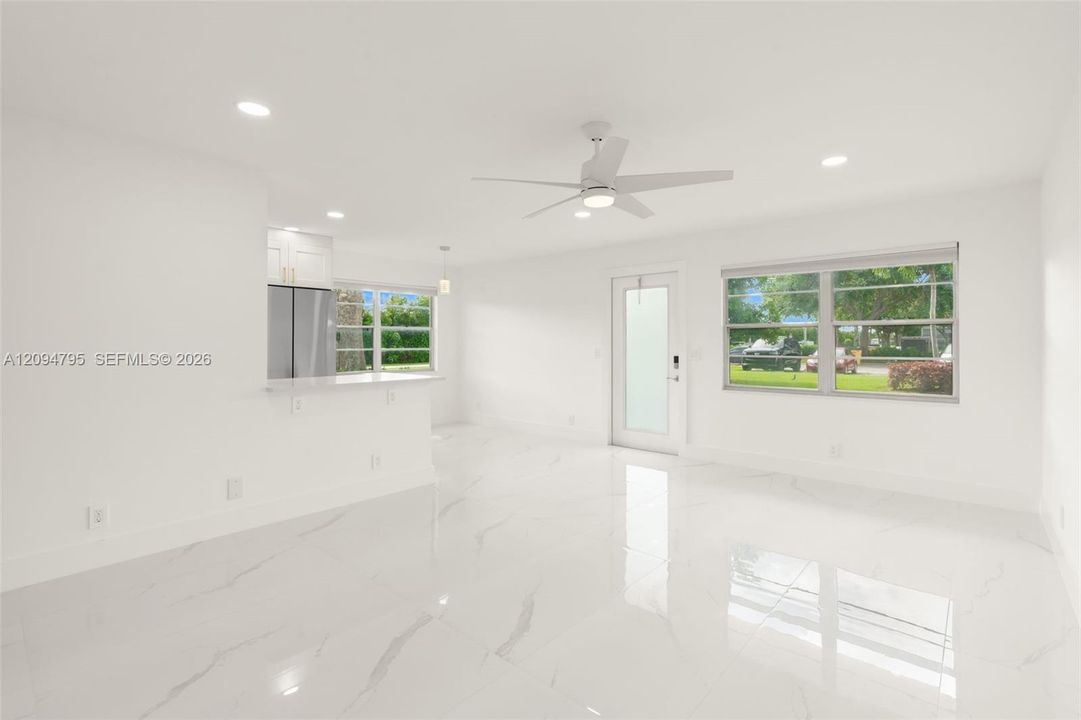 待售: $149,999 (2 贝兹, 1 浴室, 840 平方英尺)