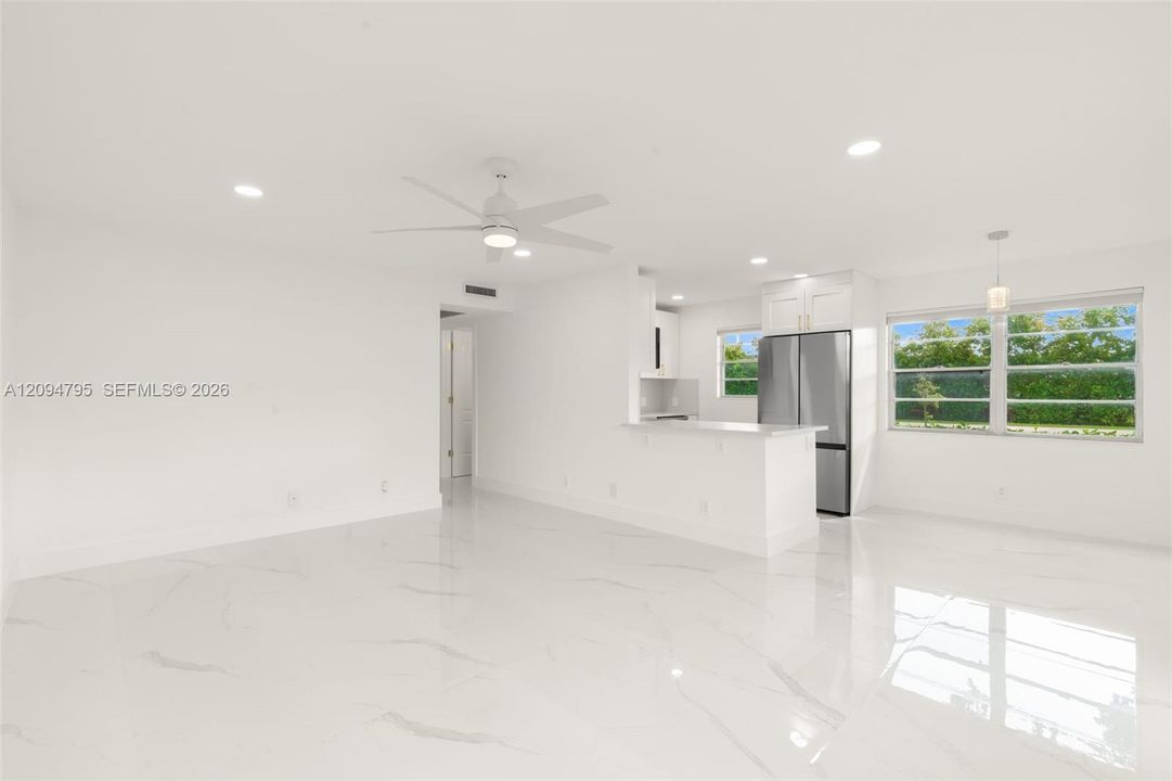 OPEN CONCEPT LIVING/DINING
