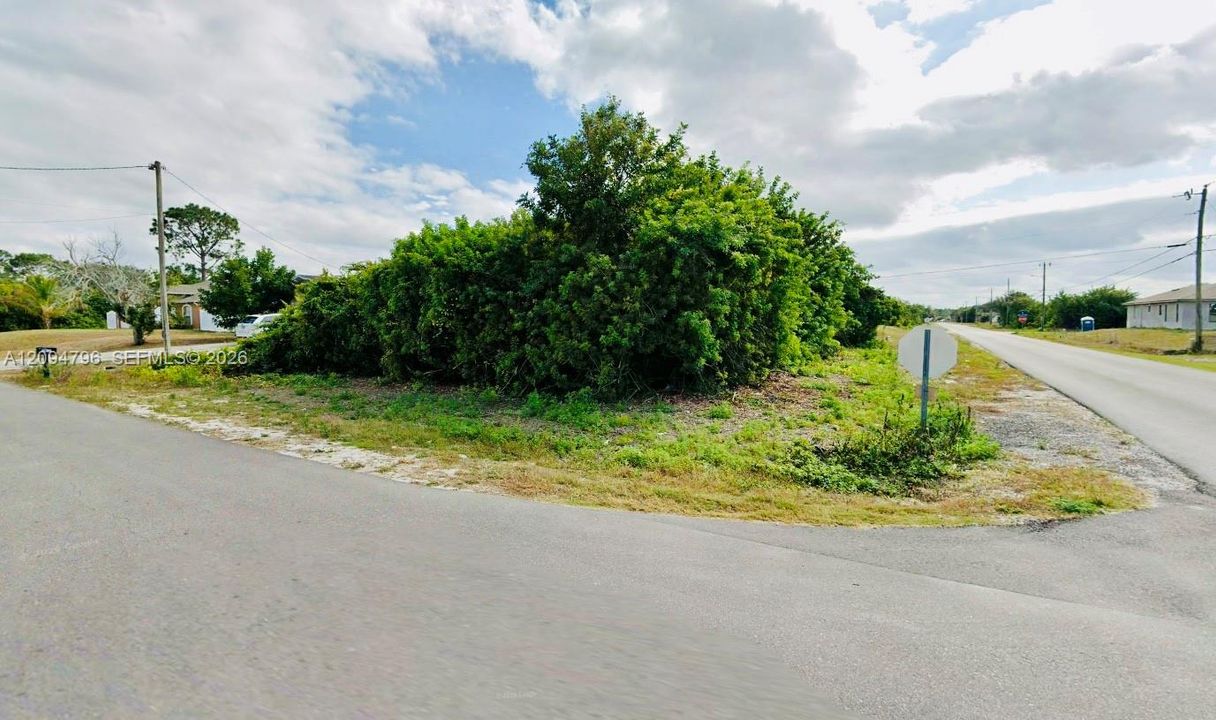 待售: $37,500 (0.25 acres)