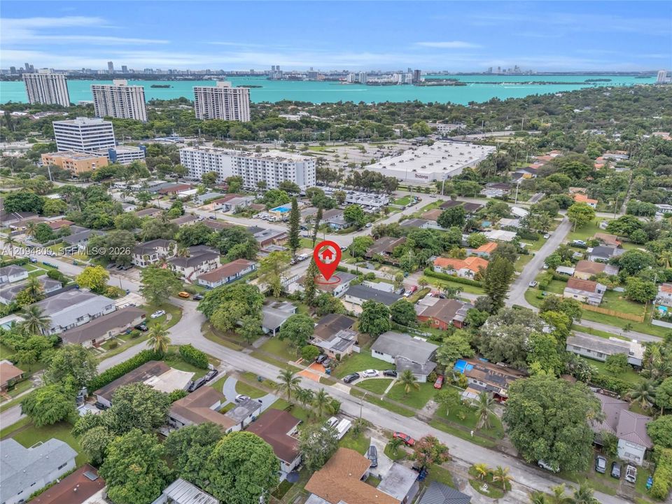 На продажу: $1,050,000 (3 спален, 2 ванн, 1605 Квадратных фут)