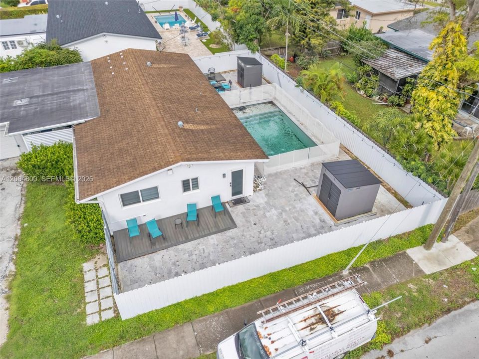 На продажу: $1,050,000 (3 спален, 2 ванн, 1605 Квадратных фут)