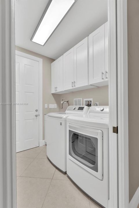 For Rent: $6,200 (3 beds, 2 baths, 1663 Square Feet)
