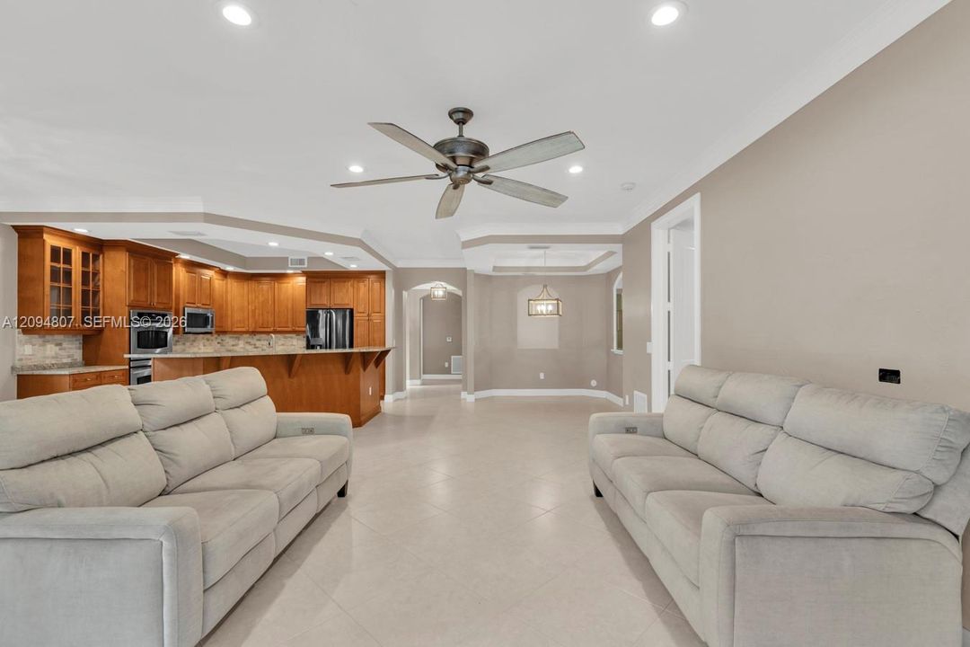 For Rent: $6,200 (3 beds, 2 baths, 1663 Square Feet)