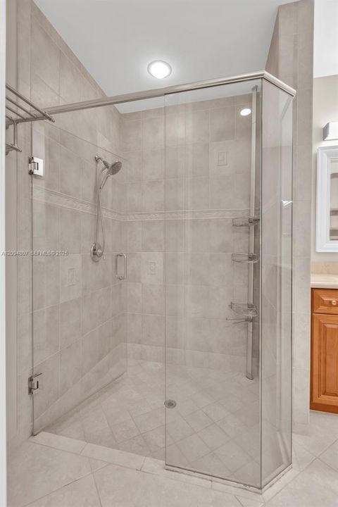 For Rent: $6,200 (3 beds, 2 baths, 1663 Square Feet)