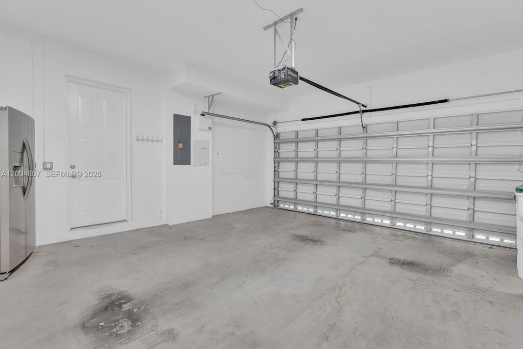For Rent: $6,200 (3 beds, 2 baths, 1663 Square Feet)