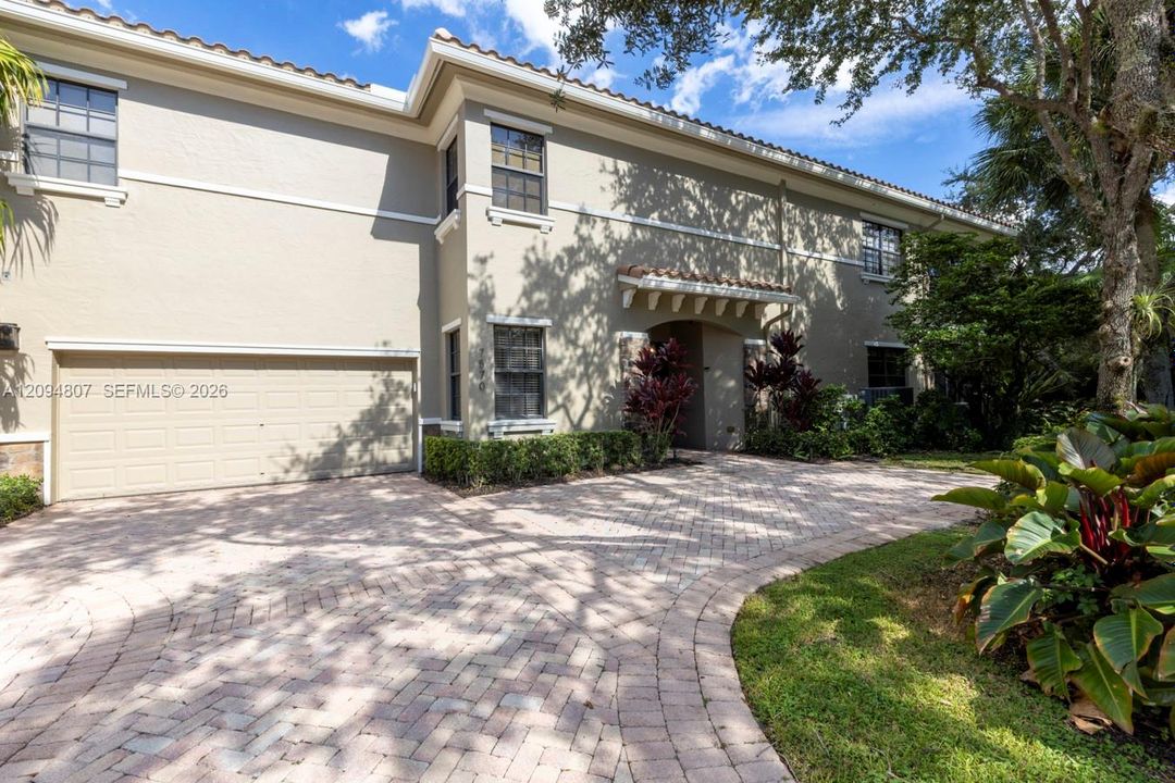 For Rent: $6,200 (3 beds, 2 baths, 1663 Square Feet)