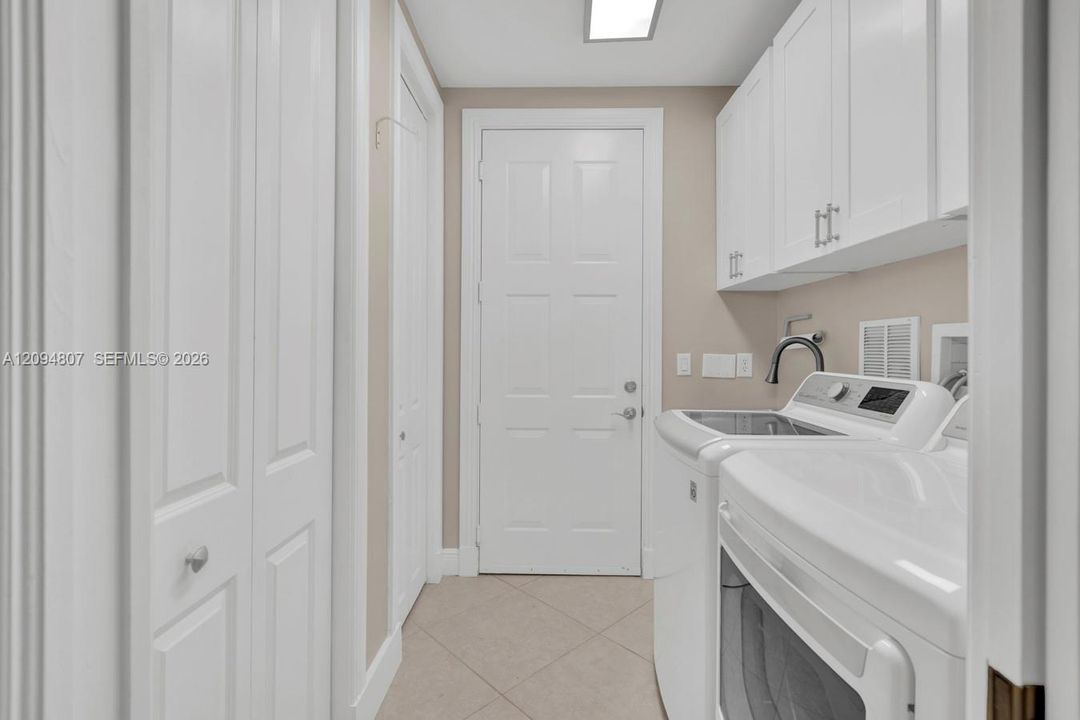 For Rent: $6,200 (3 beds, 2 baths, 1663 Square Feet)