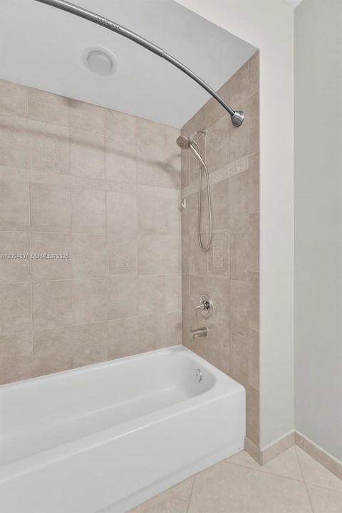 For Rent: $6,200 (3 beds, 2 baths, 1663 Square Feet)