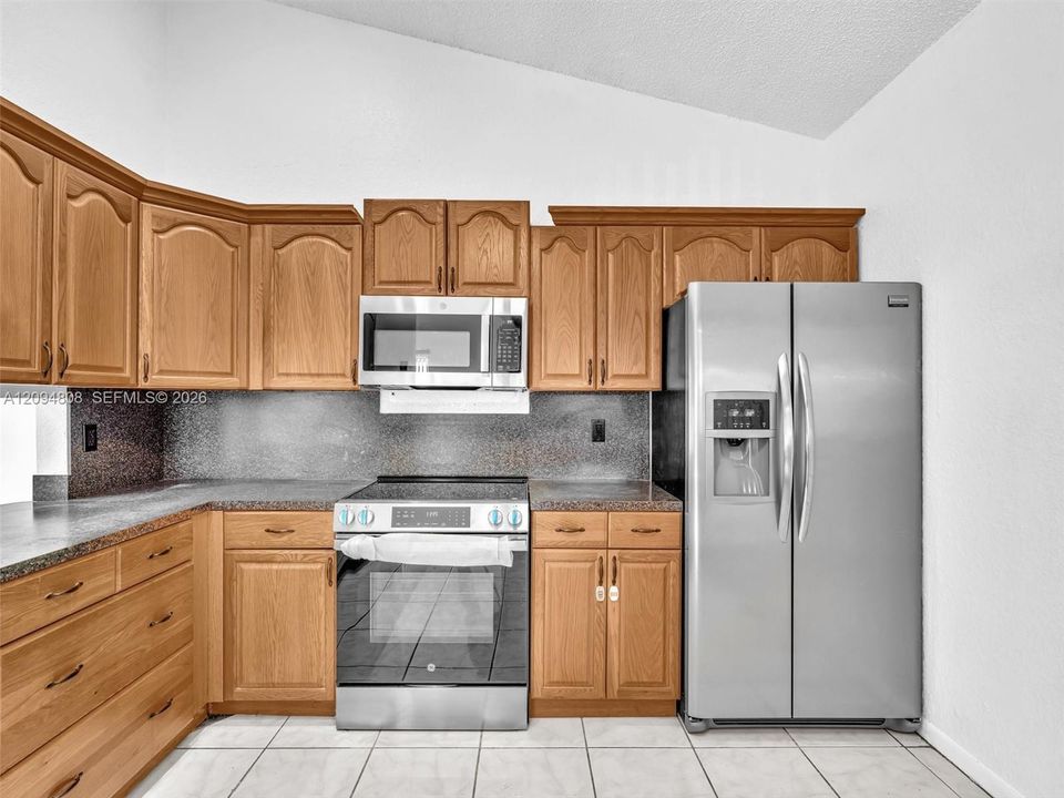 For Rent: $3,300 (4 beds, 2 baths, 1485 Square Feet)