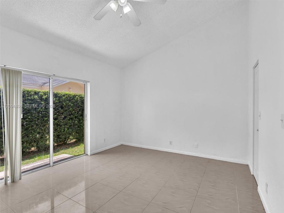 For Rent: $3,300 (4 beds, 2 baths, 1485 Square Feet)