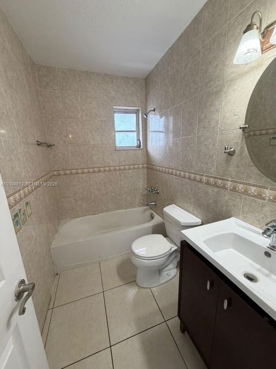 En Renta: $2,400 (3 camas, 2 baños, 1024 Pies cuadrados)