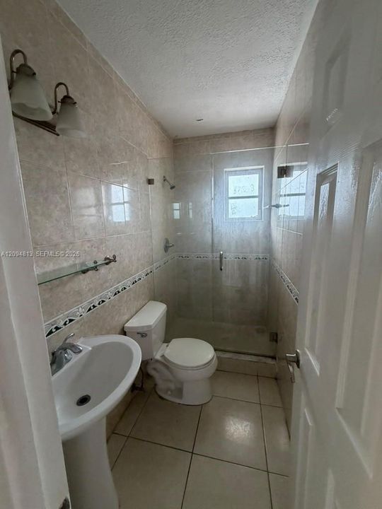 En Renta: $2,400 (3 camas, 2 baños, 1024 Pies cuadrados)