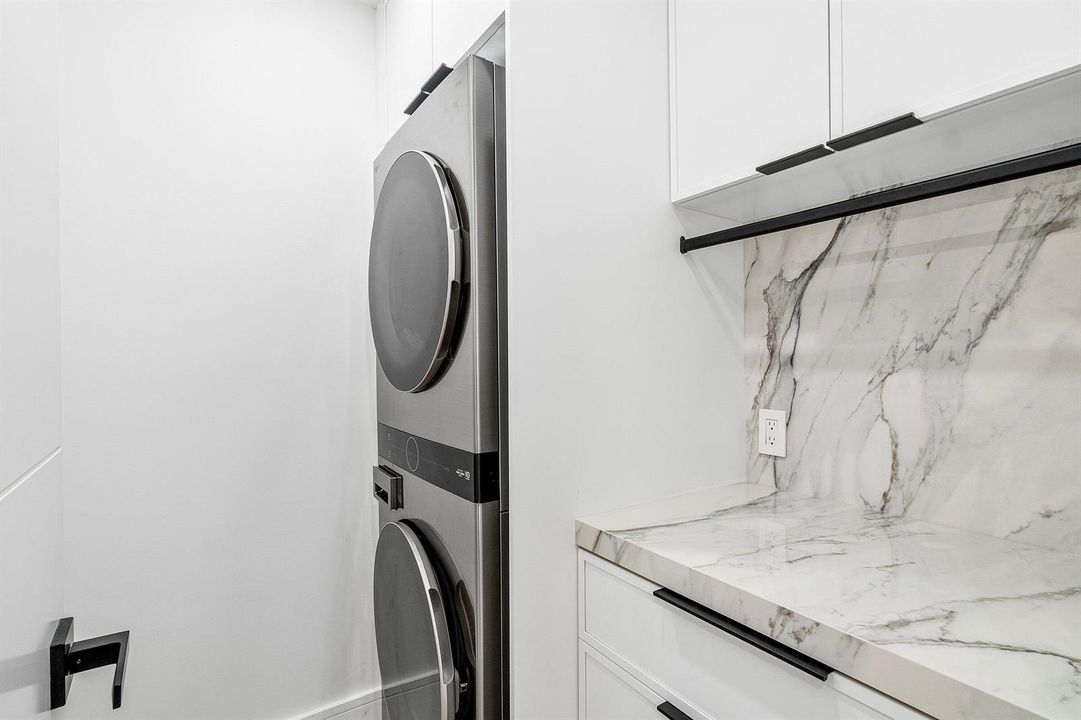 UPSTAIRS LAUNDRY ROOM