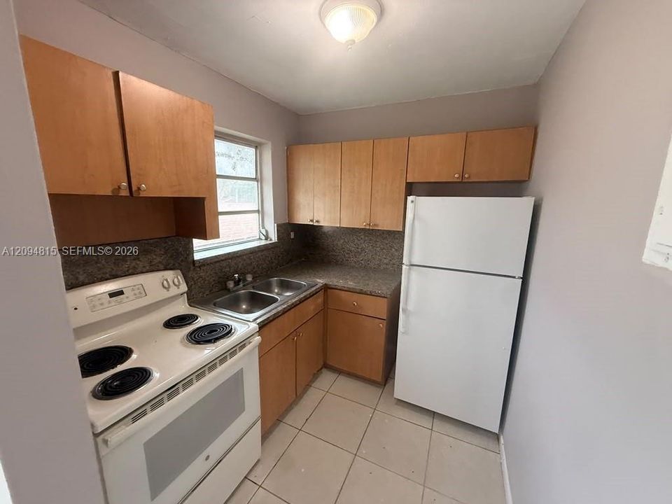 В аренду: $1,700 (1 спален, 1 ванн, 7714 Квадратных фут)
