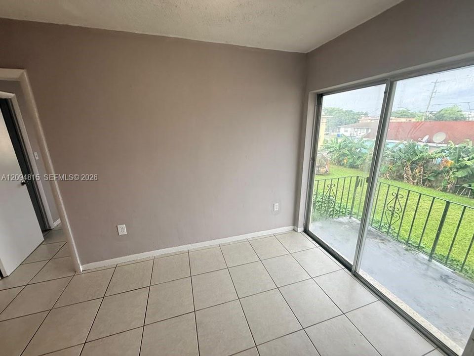 В аренду: $1,700 (1 спален, 1 ванн, 7714 Квадратных фут)