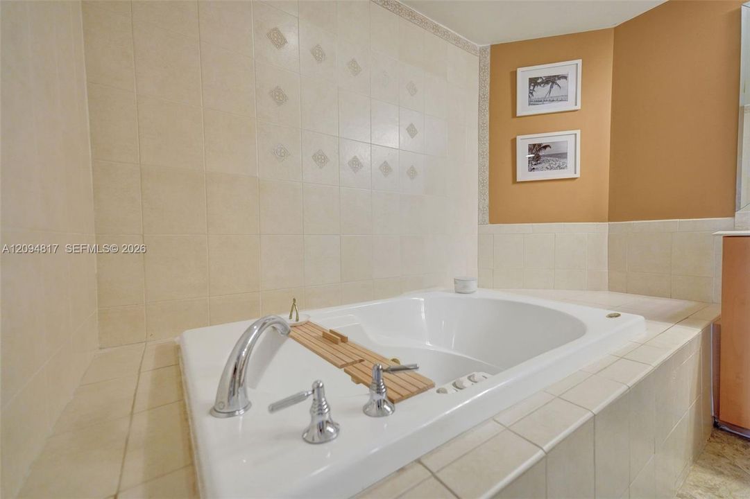 En Venta: $499,000 (2 camas, 2 baños, 1227 Pies cuadrados)