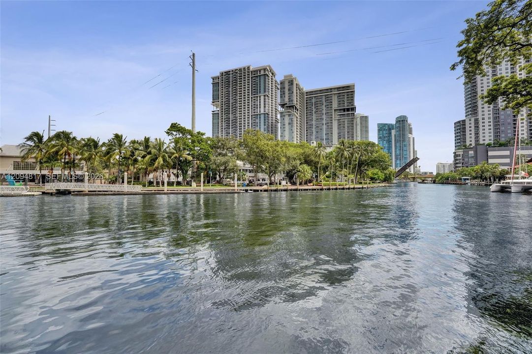 En Venta: $499,000 (2 camas, 2 baños, 1227 Pies cuadrados)