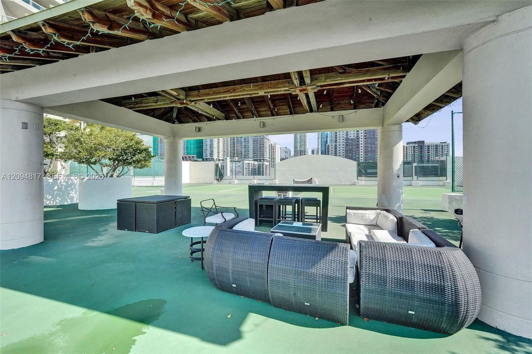 En Venta: $499,000 (2 camas, 2 baños, 1227 Pies cuadrados)