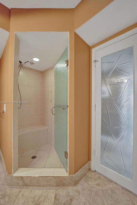 En Venta: $499,000 (2 camas, 2 baños, 1227 Pies cuadrados)