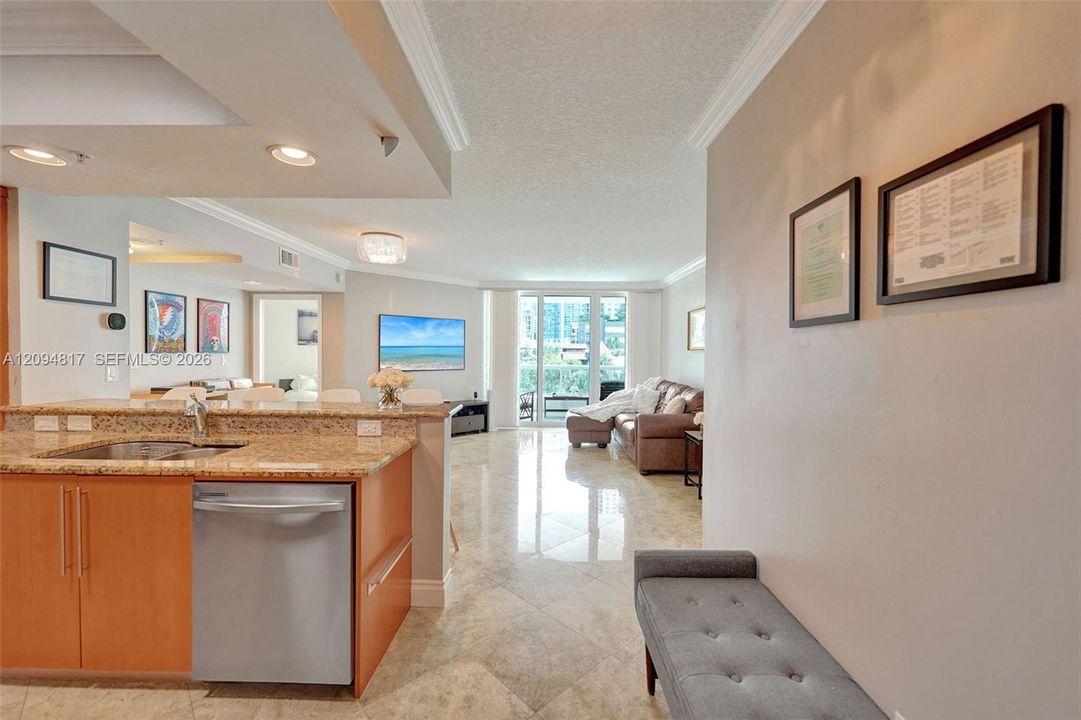 En Venta: $499,000 (2 camas, 2 baños, 1227 Pies cuadrados)