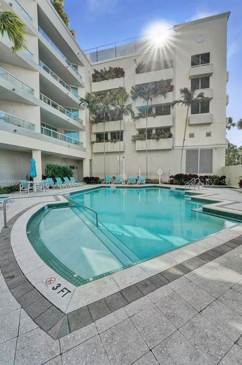 En Venta: $499,000 (2 camas, 2 baños, 1227 Pies cuadrados)