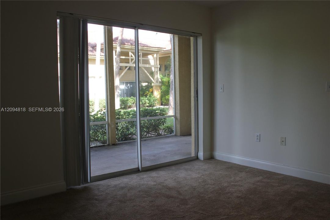 待售: $230,000 (2 贝兹, 2 浴室, 1246 平方英尺)