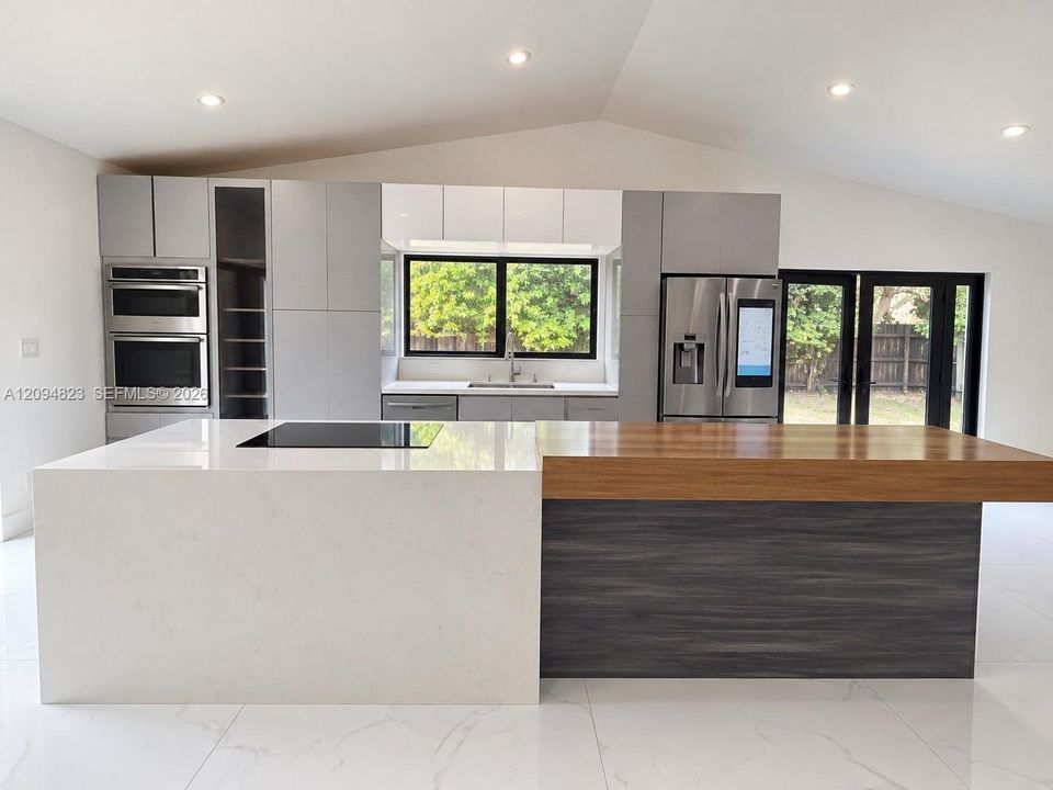 For Rent: $4,350 (3 beds, 3 baths, 2059 Square Feet)