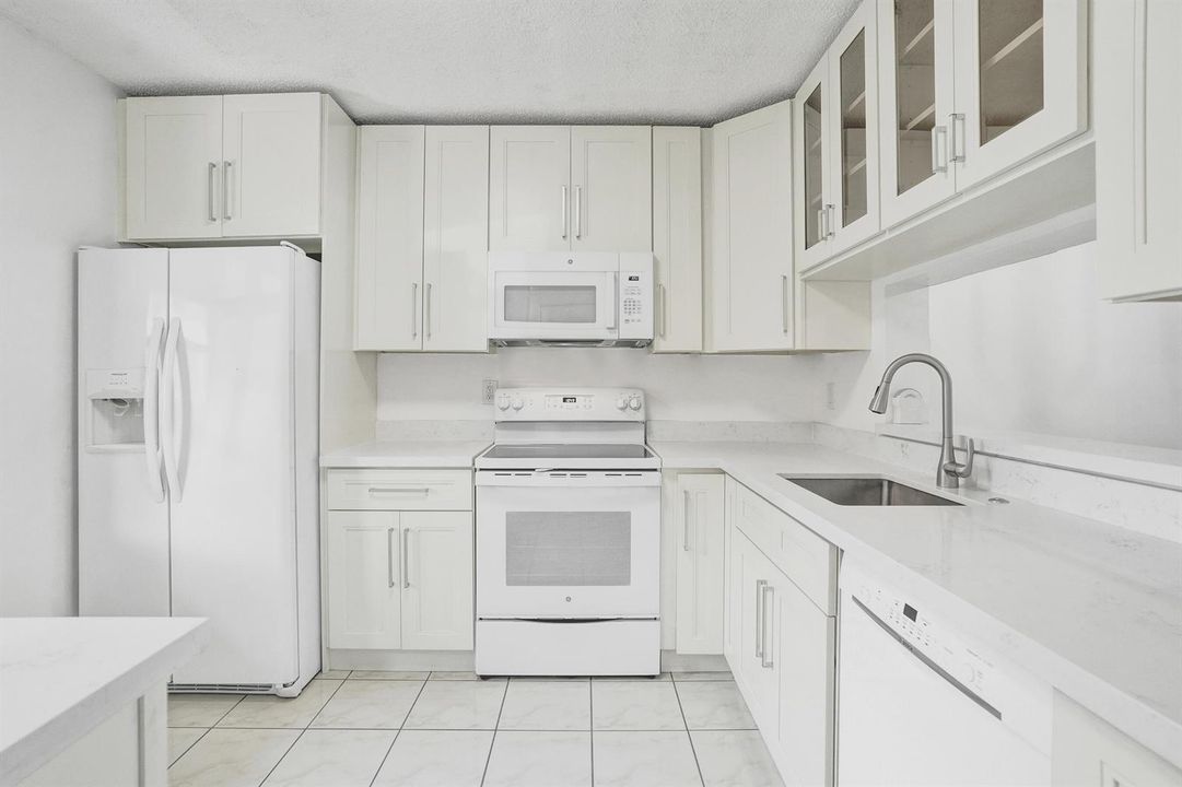 Gorgeous Glass Accent Cabinetry