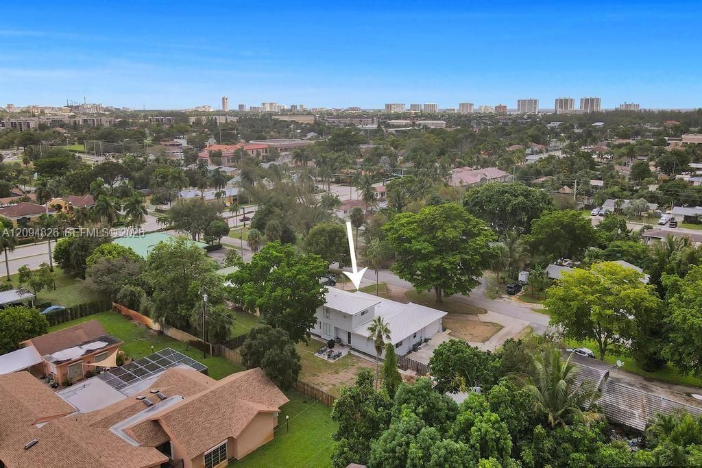 En Venta: $1,250,000 (5 camas, 4 baños, 3095 Pies cuadrados)