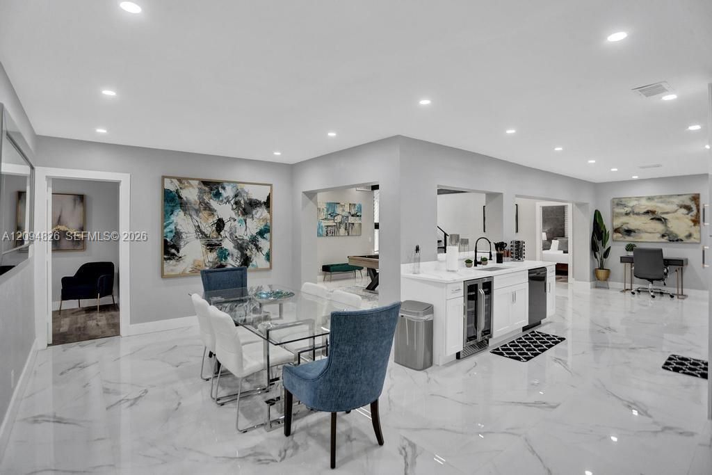 En Venta: $1,250,000 (5 camas, 4 baños, 3095 Pies cuadrados)