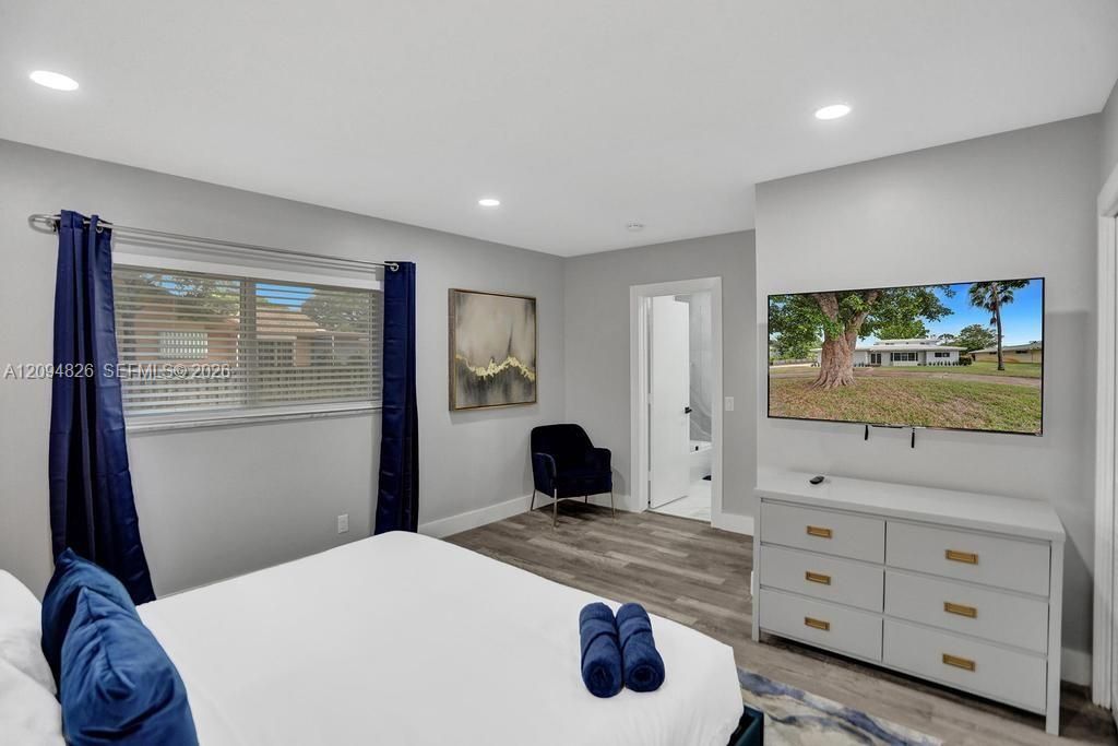 En Venta: $1,250,000 (5 camas, 4 baños, 3095 Pies cuadrados)