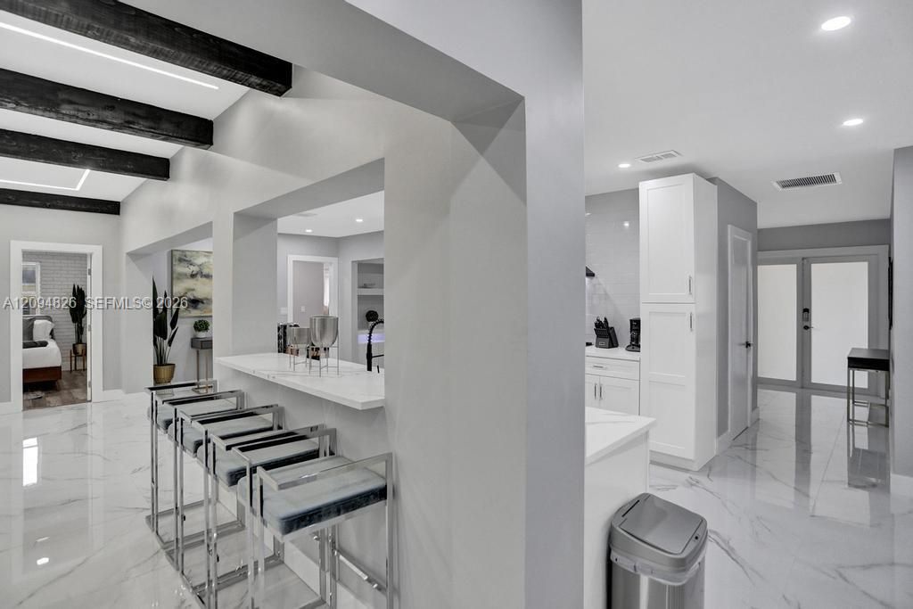 En Venta: $1,250,000 (5 camas, 4 baños, 3095 Pies cuadrados)