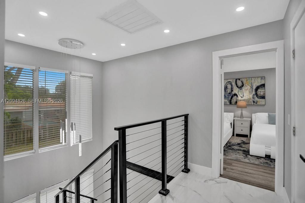 En Venta: $1,250,000 (5 camas, 4 baños, 3095 Pies cuadrados)