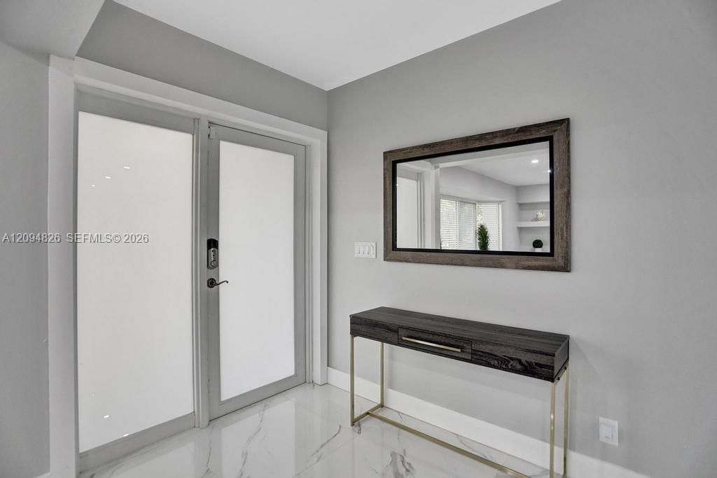 En Venta: $1,250,000 (5 camas, 4 baños, 3095 Pies cuadrados)
