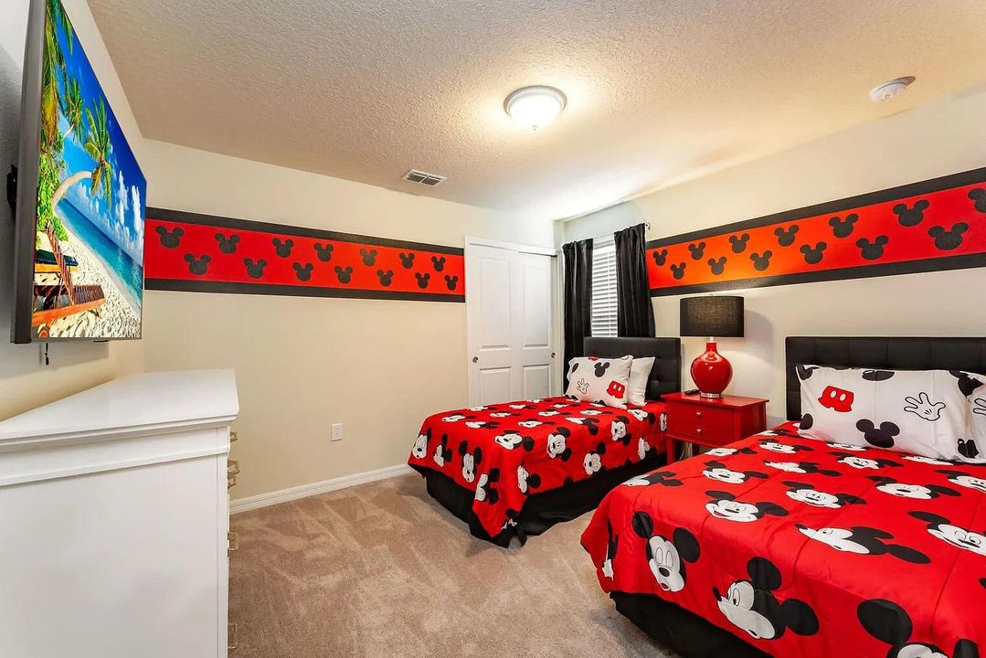 cuartomickeyjpg