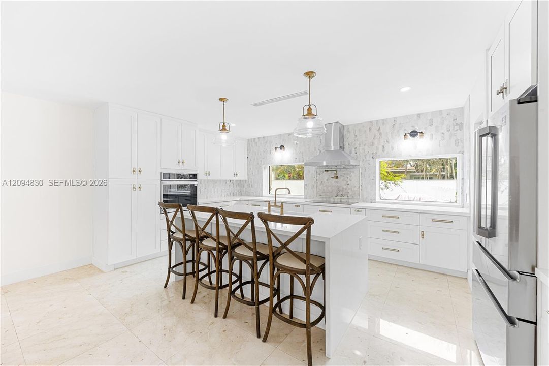 En Venta: $1,700,000 (4 camas, 3 baños, 2175 Pies cuadrados)