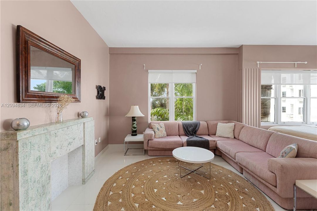 For Sale: $425,000 (0 beds, 1 baths, 502 Square Feet)