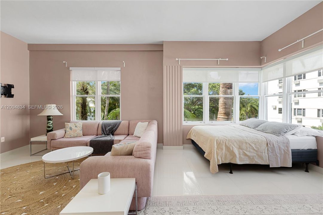 For Sale: $425,000 (0 beds, 1 baths, 502 Square Feet)