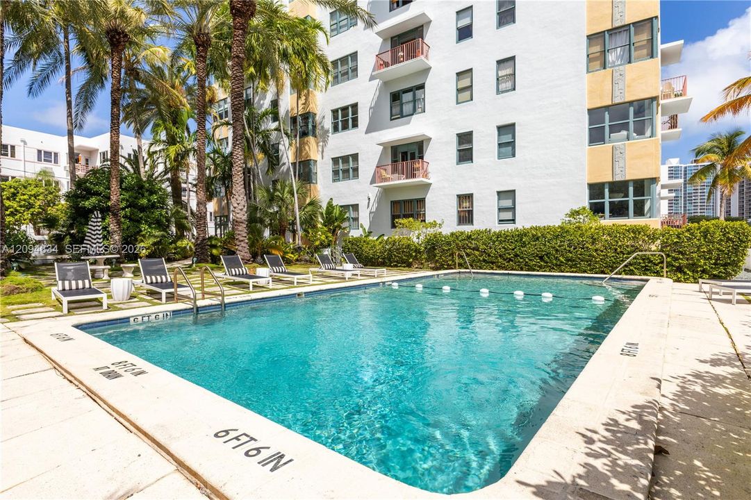 For Sale: $425,000 (0 beds, 1 baths, 502 Square Feet)