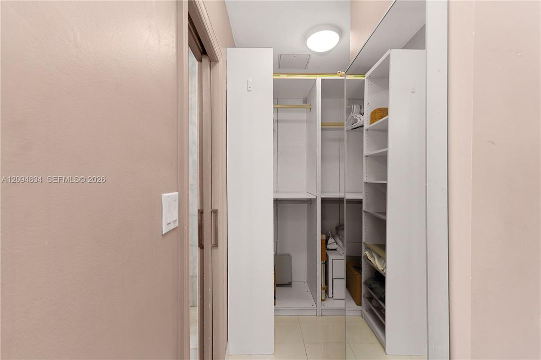 For Sale: $425,000 (0 beds, 1 baths, 502 Square Feet)