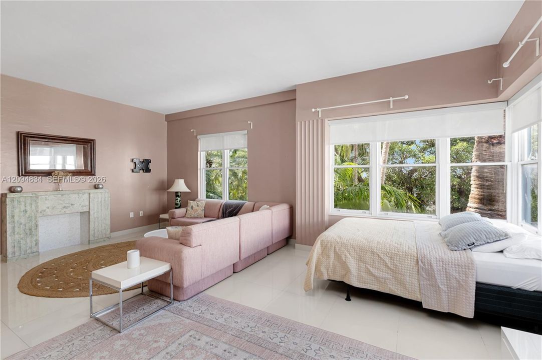 For Sale: $425,000 (0 beds, 1 baths, 502 Square Feet)