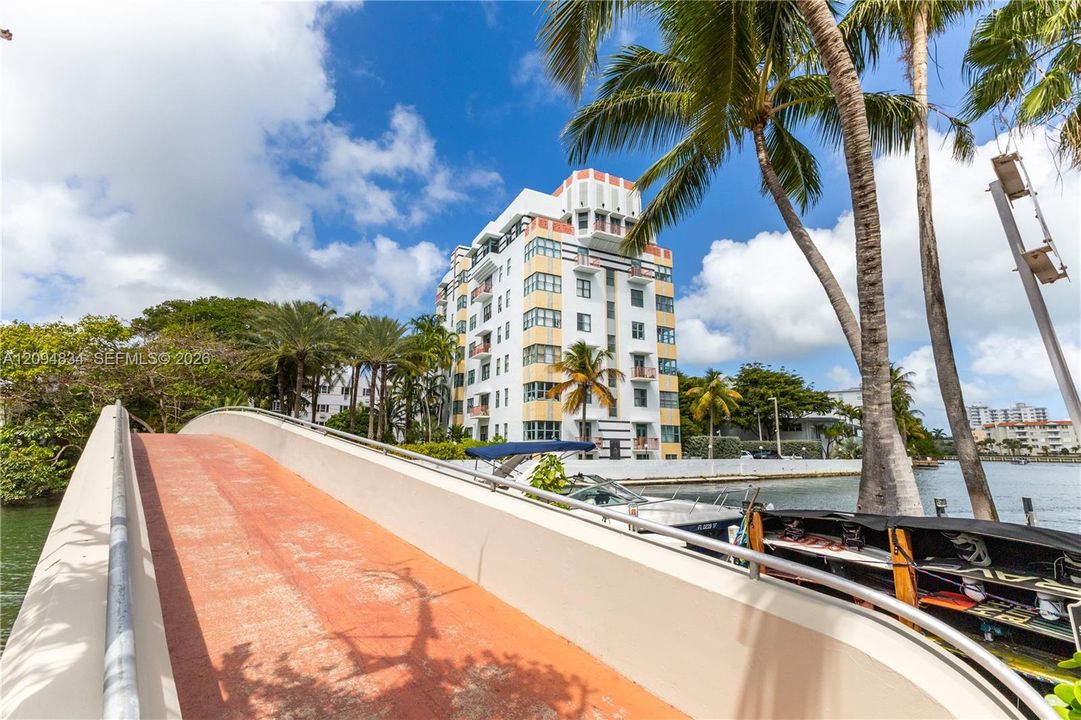 For Sale: $425,000 (0 beds, 1 baths, 502 Square Feet)