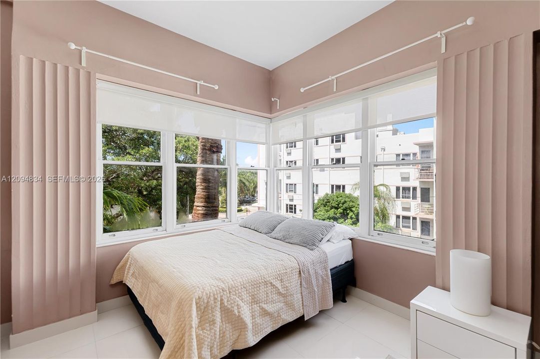 For Sale: $425,000 (0 beds, 1 baths, 502 Square Feet)