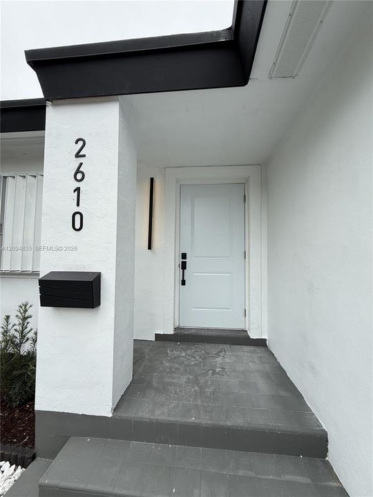 For Sale: $670,000 (5 beds, 3 baths, 1976 Square Feet)