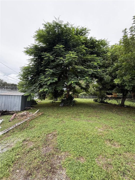 For Sale: $670,000 (5 beds, 3 baths, 1976 Square Feet)