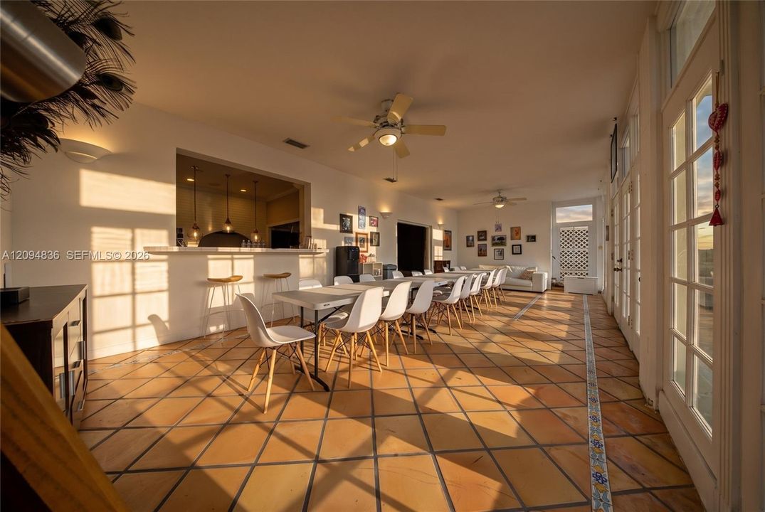 For Sale: $2,725,000 (6 beds, 4 baths, 3994 Square Feet)