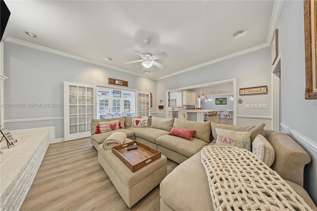 For Sale: $2,725,000 (6 beds, 4 baths, 3994 Square Feet)