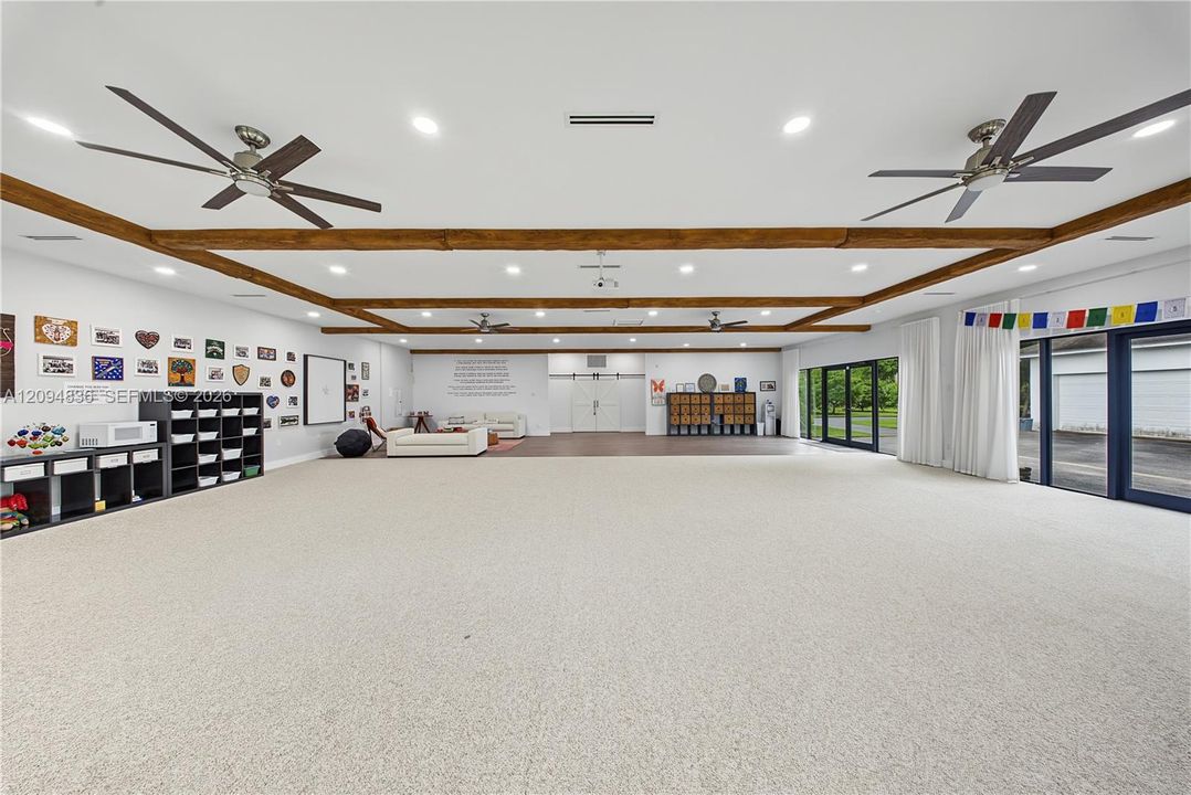 For Sale: $2,725,000 (6 beds, 4 baths, 3994 Square Feet)
